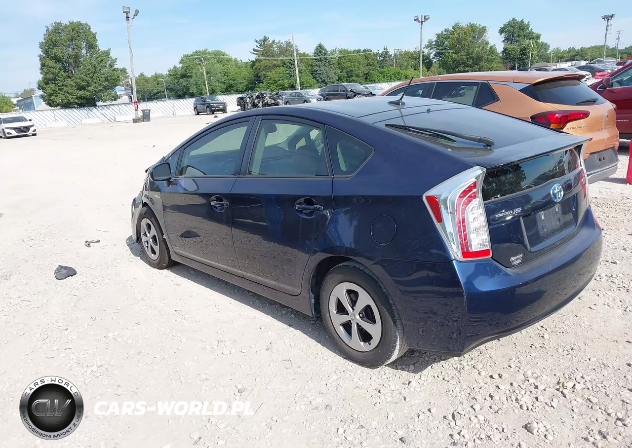 2014 Toyota Prius Four VIN:JTDKN3DU1E1752655 - 3