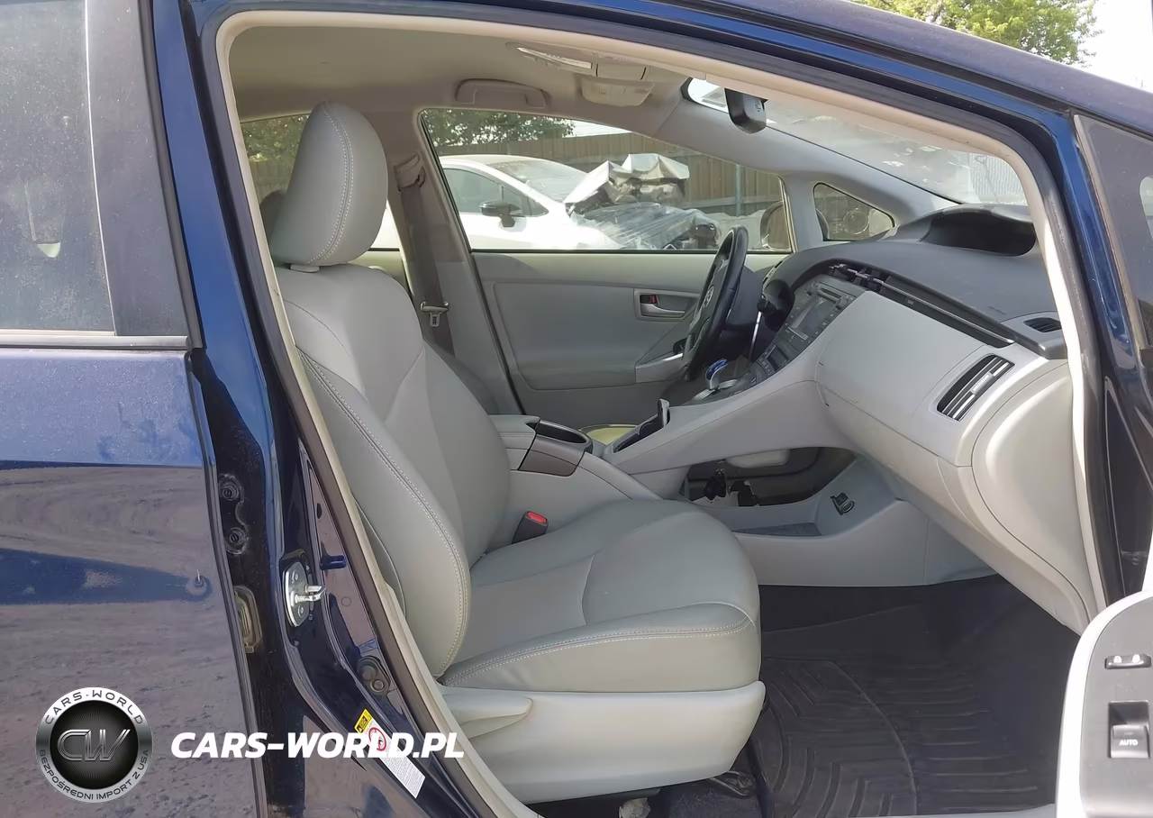 2014 Toyota Prius Four VIN:JTDKN3DU1E1752655 - 5