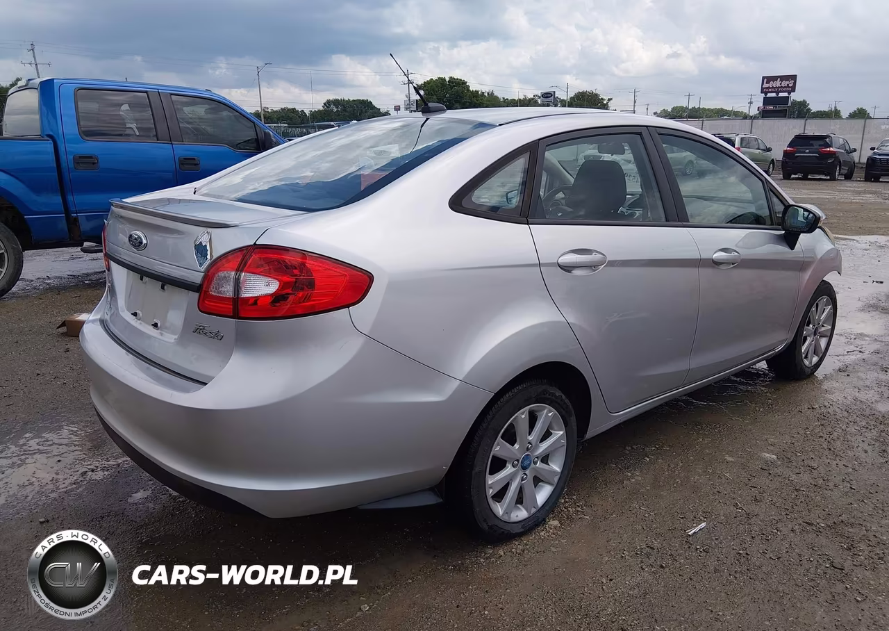 2013 Ford Fiesta Se VIN:3FADP4BJXDM141418 - 4