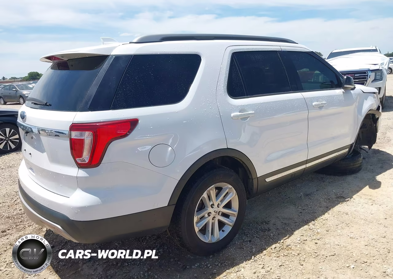2017 Ford Explorer Xlt VIN:1FM5K7D80HGC75195 - 4