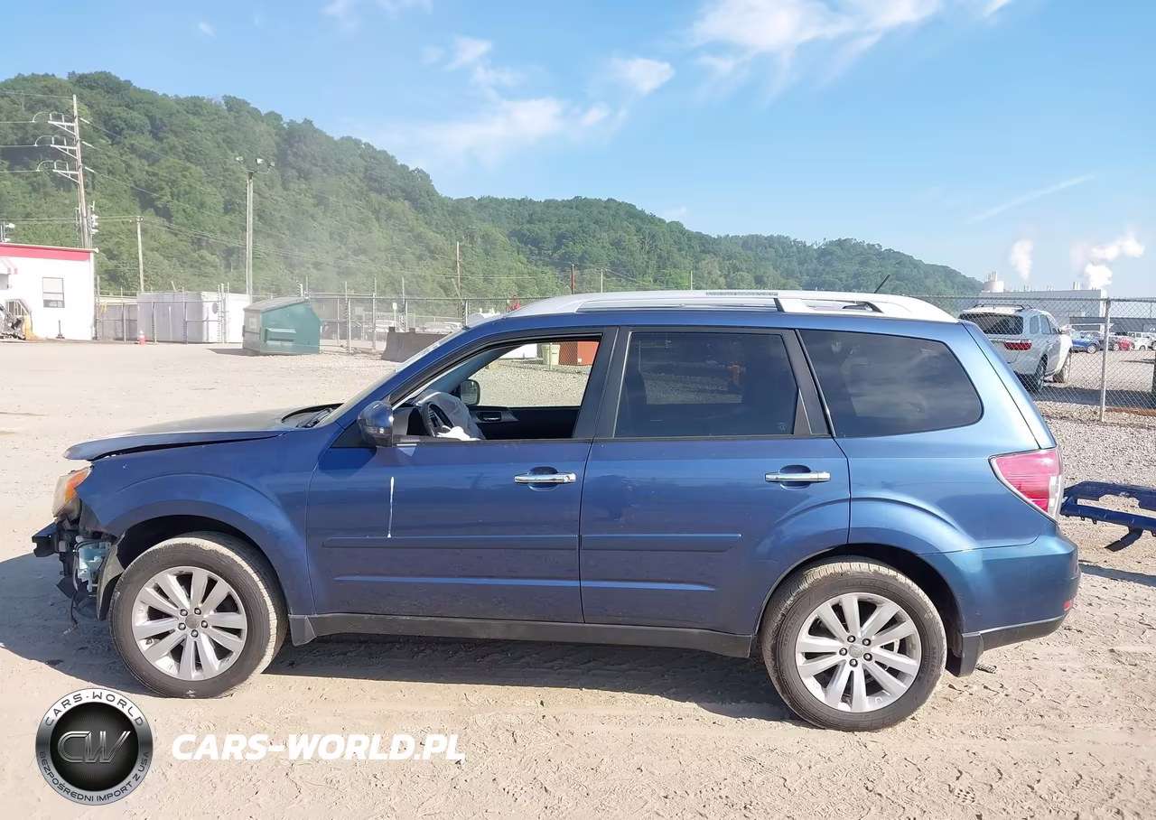 2011 Subaru Forester 2.5X Touring VIN:JF2SHAGC6BH753688 - 15
