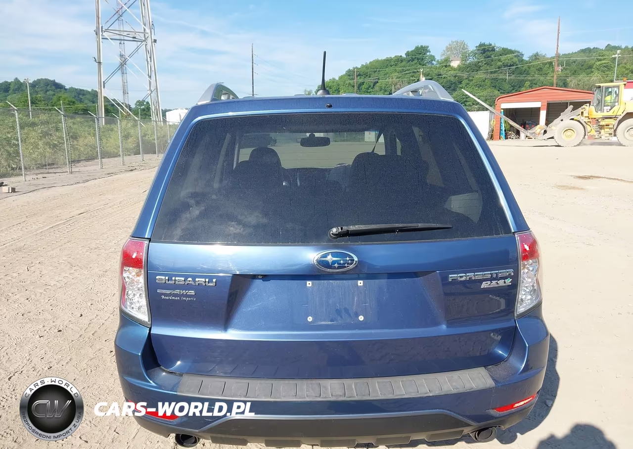 2011 Subaru Forester 2.5X Touring VIN:JF2SHAGC6BH753688 - 17