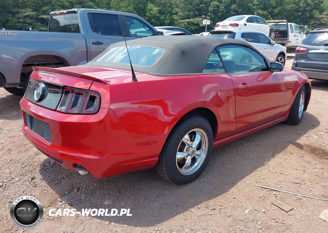 2013 Ford Mustang V6 VIN:1ZVBP8EM9D5258103 - 4