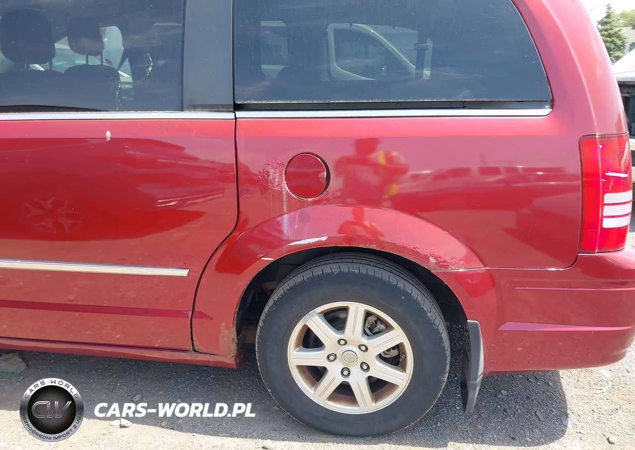 2010 Chrysler Town & Country Touring Plus VIN:2A4RR8D1XAR397880 - 13
