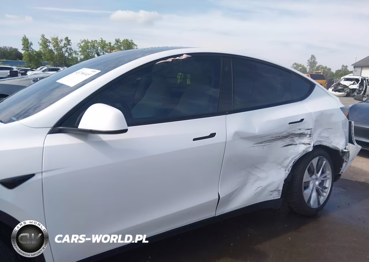 2021 Tesla Model Y Long Range Dual Motor All-Wheel Drive VIN:5YJYGDEE4MF104945 - 14