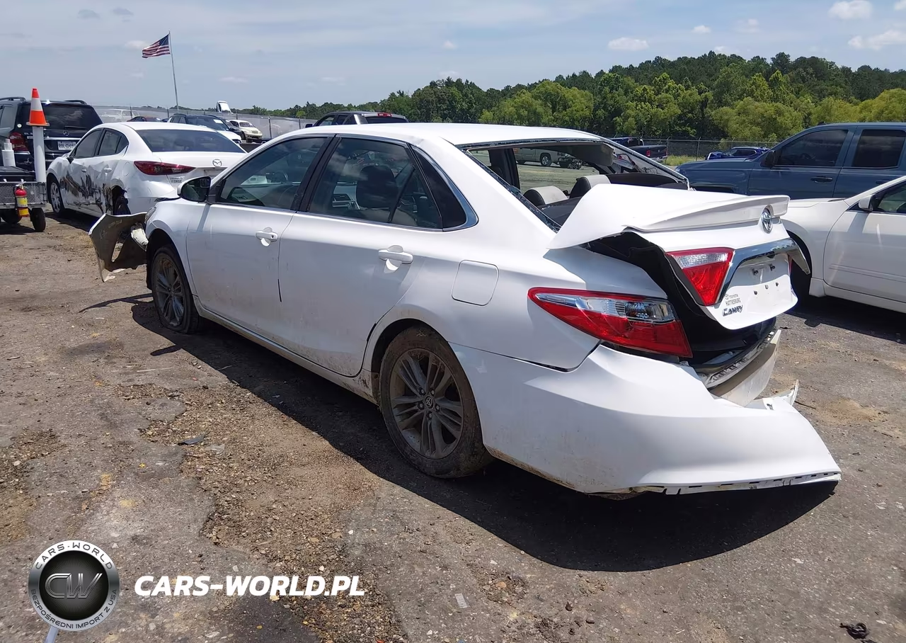 2016 Toyota Camry Se VIN:4T1BF1FK8GU172281 - 3