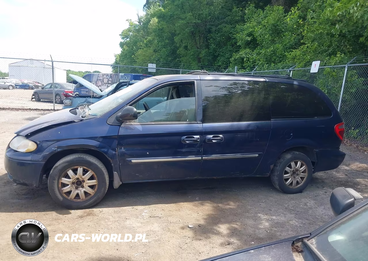 2005 Chrysler Town & Country Touring VIN:2C4GP54L65R356204 - 14