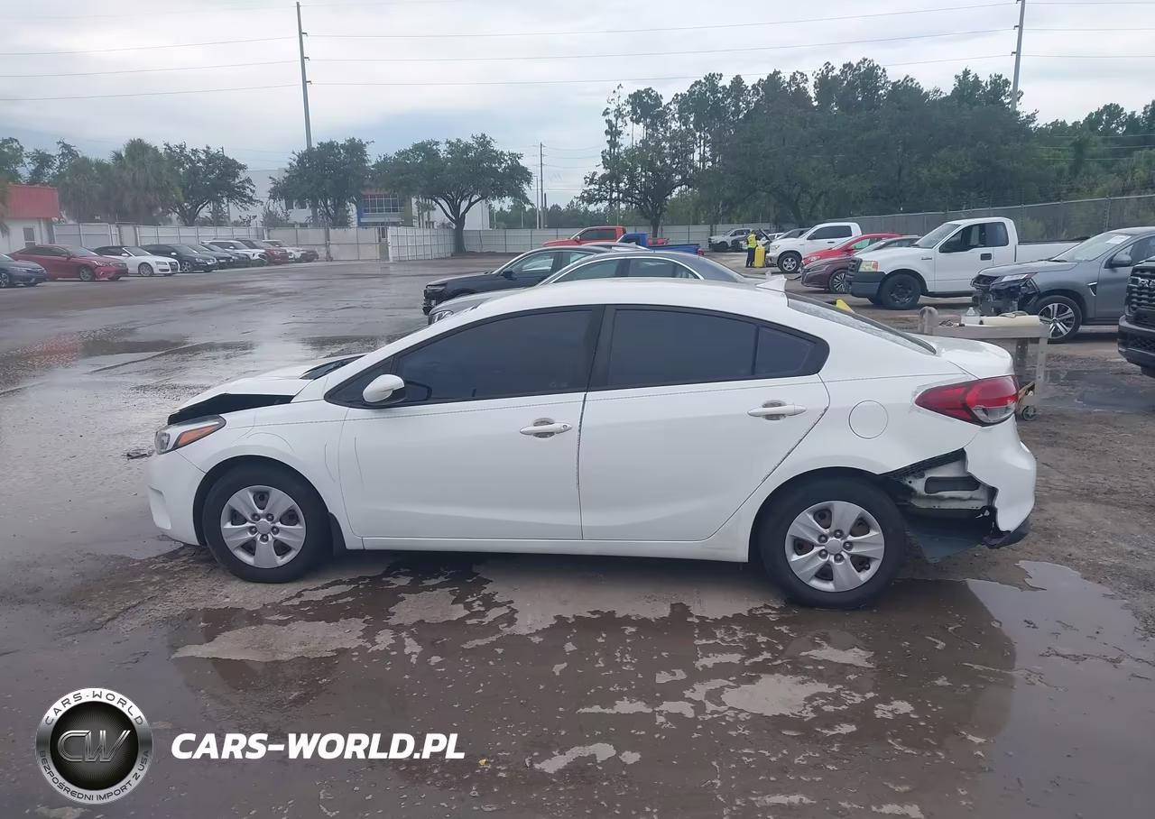 2018 Kia Forte Lx VIN:3KPFK4A77JE212667 - 14