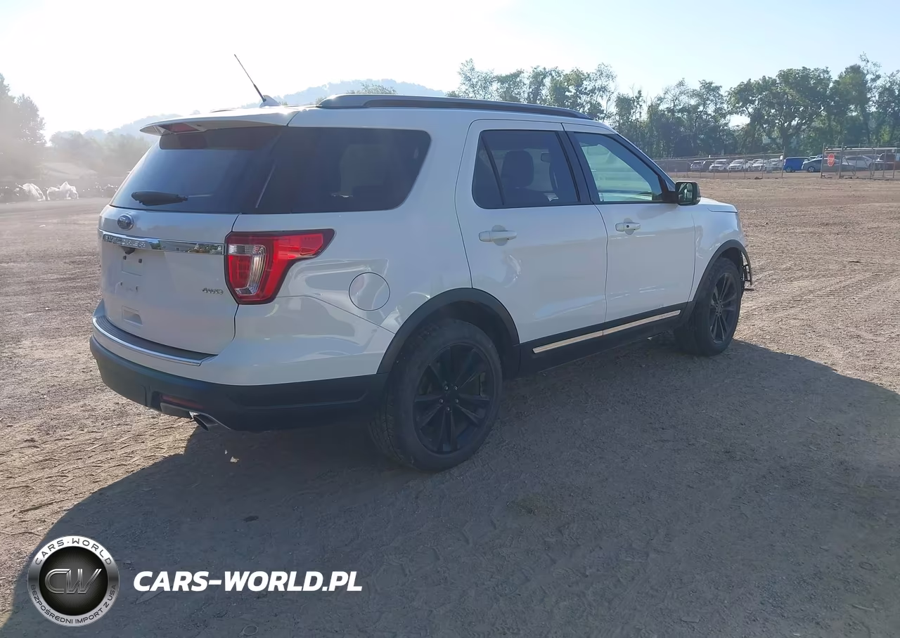 2018 Ford Explorer Xlt VIN:1FM5K8D84JGA24398 - 4