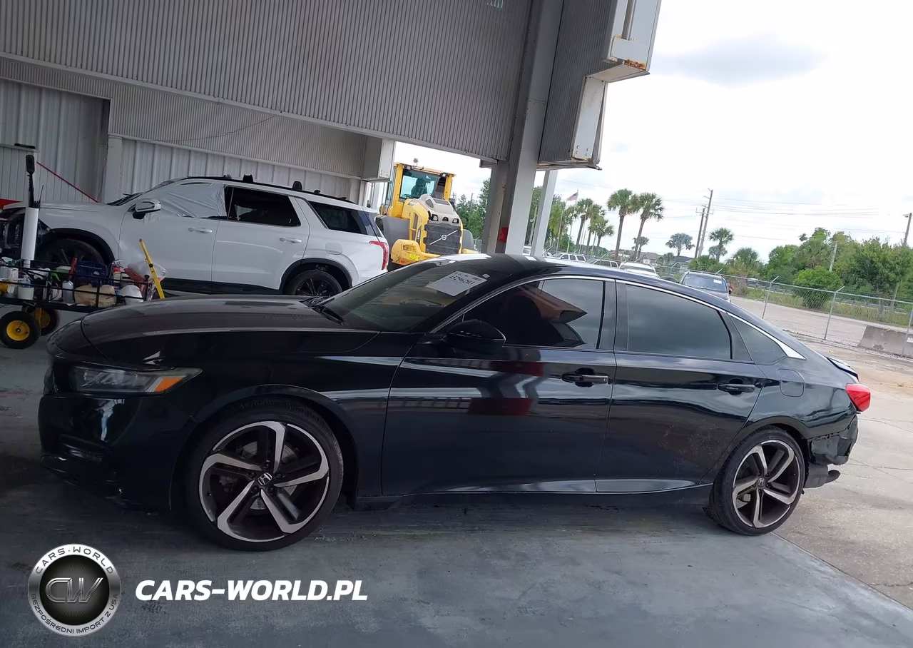 2018 Honda Accord Sport VIN:1HGCV1F39JA068090 - 15