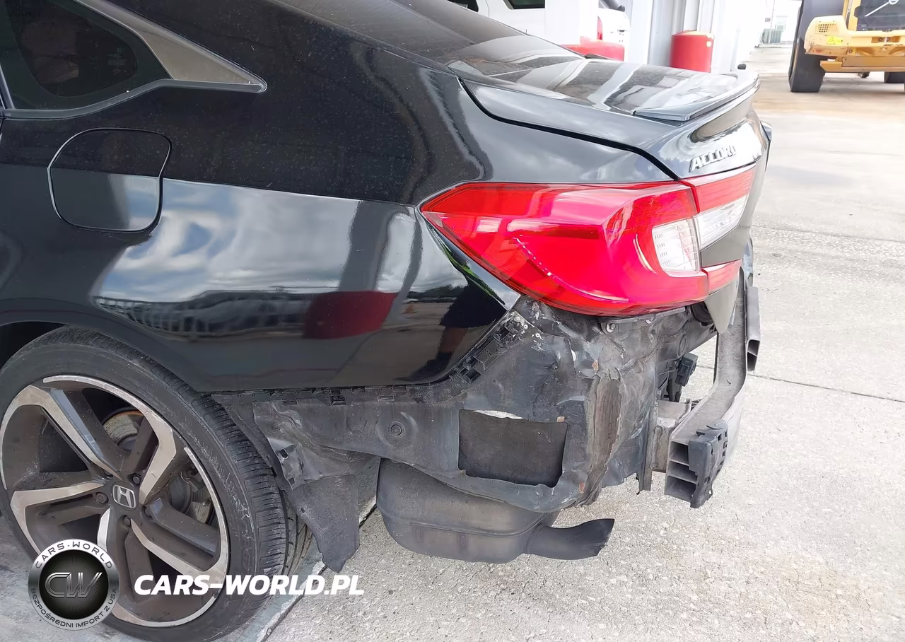 2018 Honda Accord Sport VIN:1HGCV1F39JA068090 - 6
