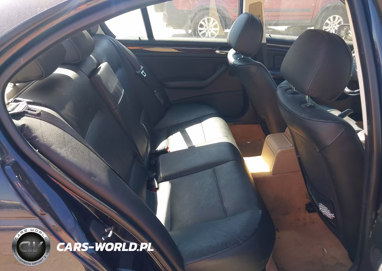 2005 BMW 325Xi VIN:WBAEU33465PR14808 - 8