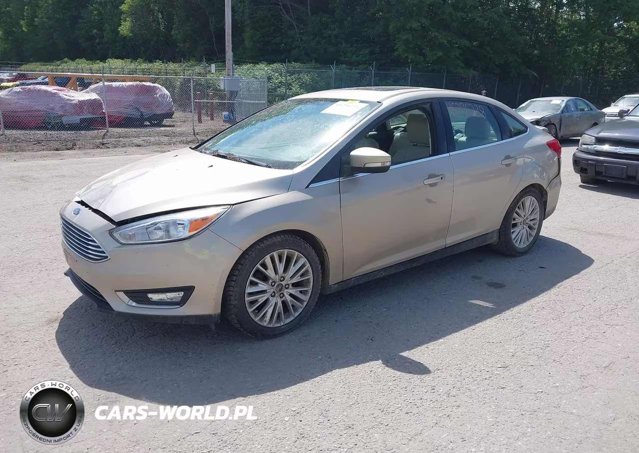 2018 Ford Focus Titanium VIN:1FADP3J27JL272095 - 2