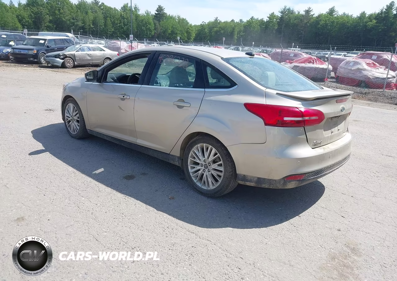 2018 Ford Focus Titanium VIN:1FADP3J27JL272095 - 3