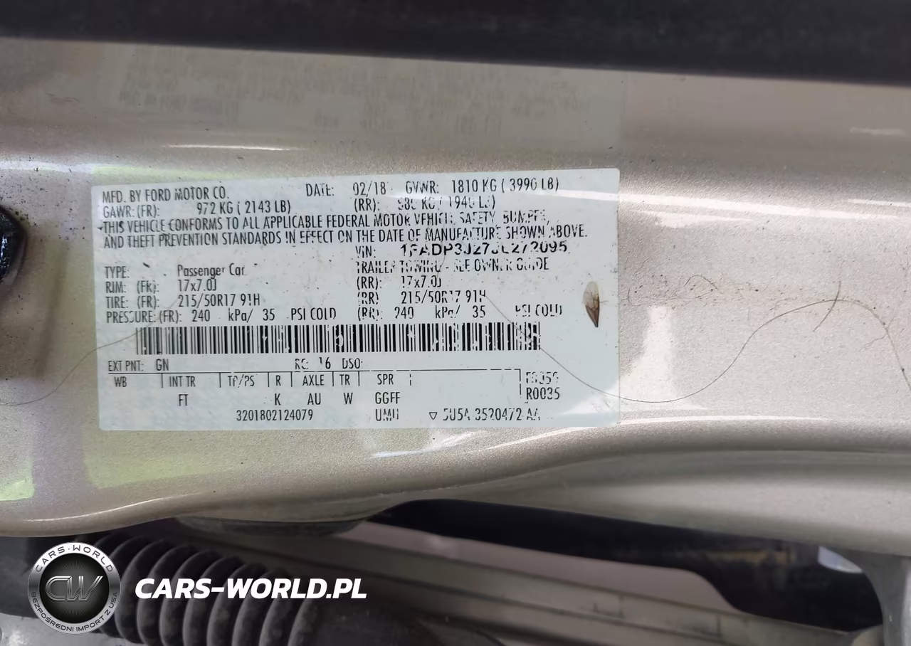 2018 Ford Focus Titanium VIN:1FADP3J27JL272095 - 9