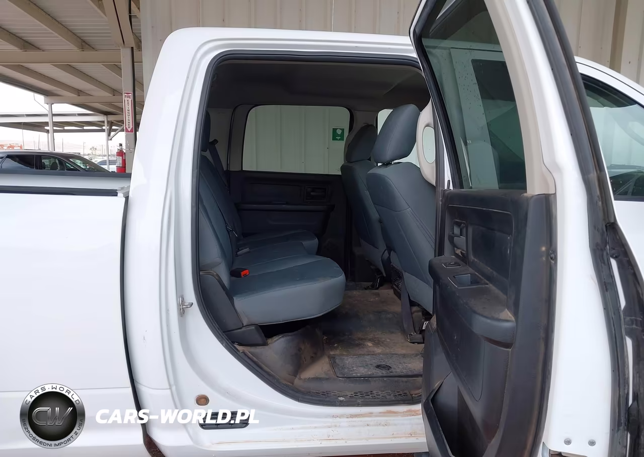 2017 Ram 2500 Tradesman 4X4 6'4 Box VIN:3C6UR5CL2HG678404 - 8