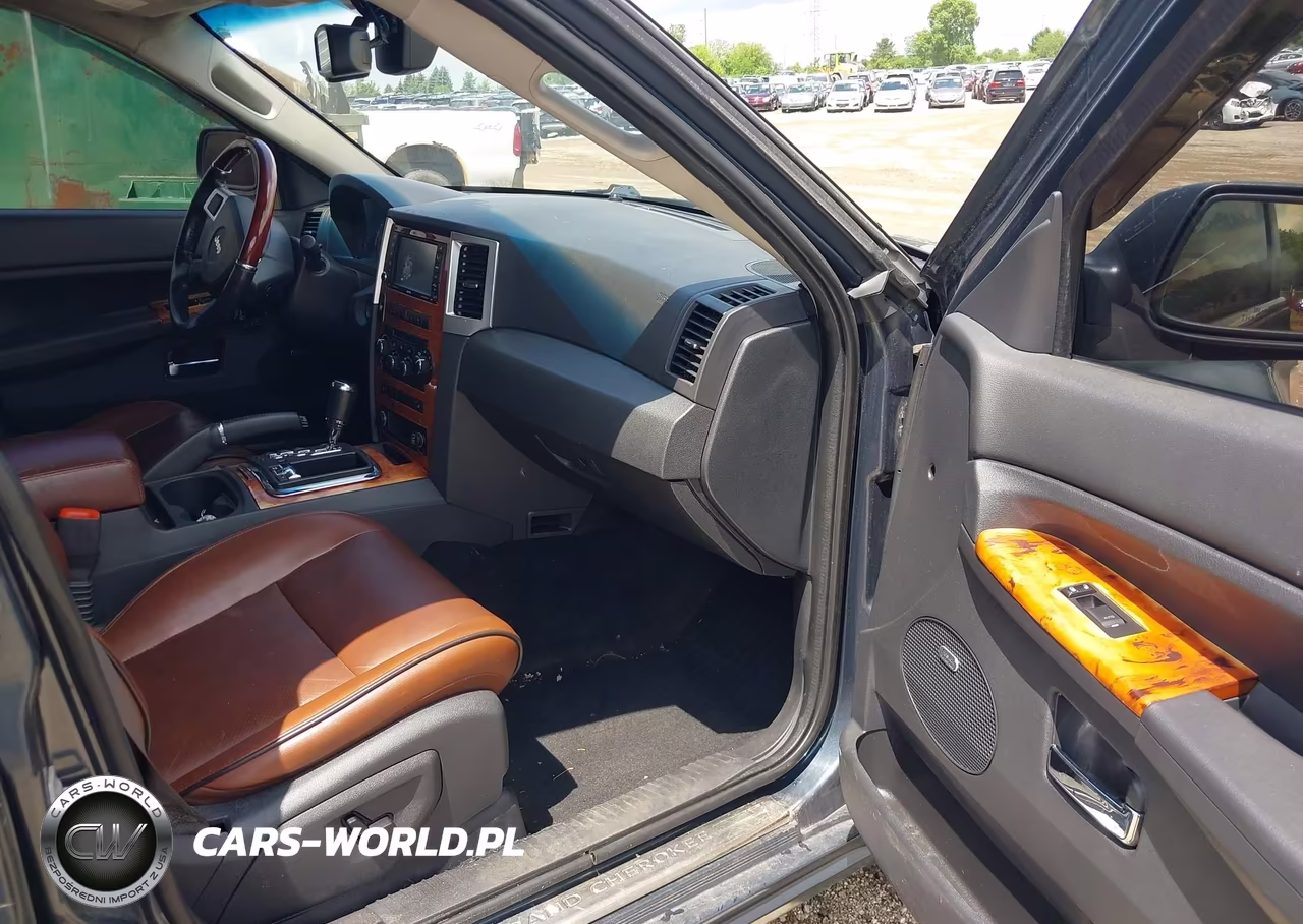 2008 Jeep Grand Cherokee Overland VIN:1J8HR68298C122327 - 5