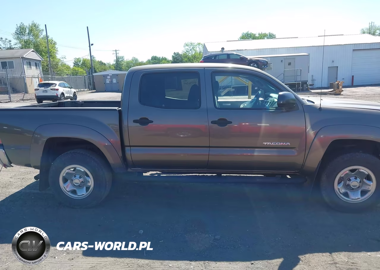 2013 Toyota Tacoma Base V6 VIN:3TMLU4EN7DM112133 - 13