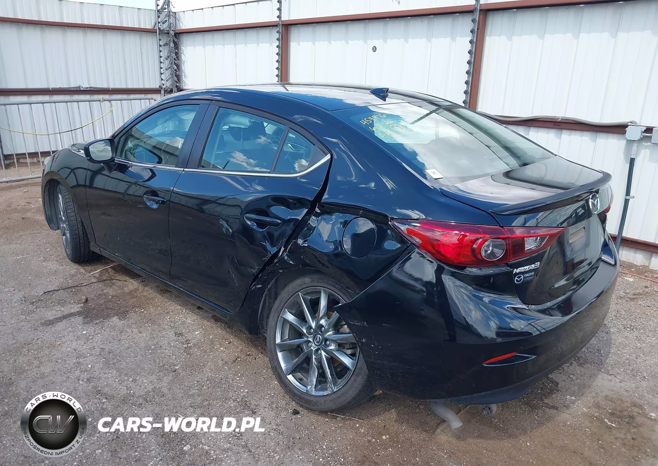 2018 Mazda Mazda3 Touring VIN:3MZBN1V32JM197476 - 3