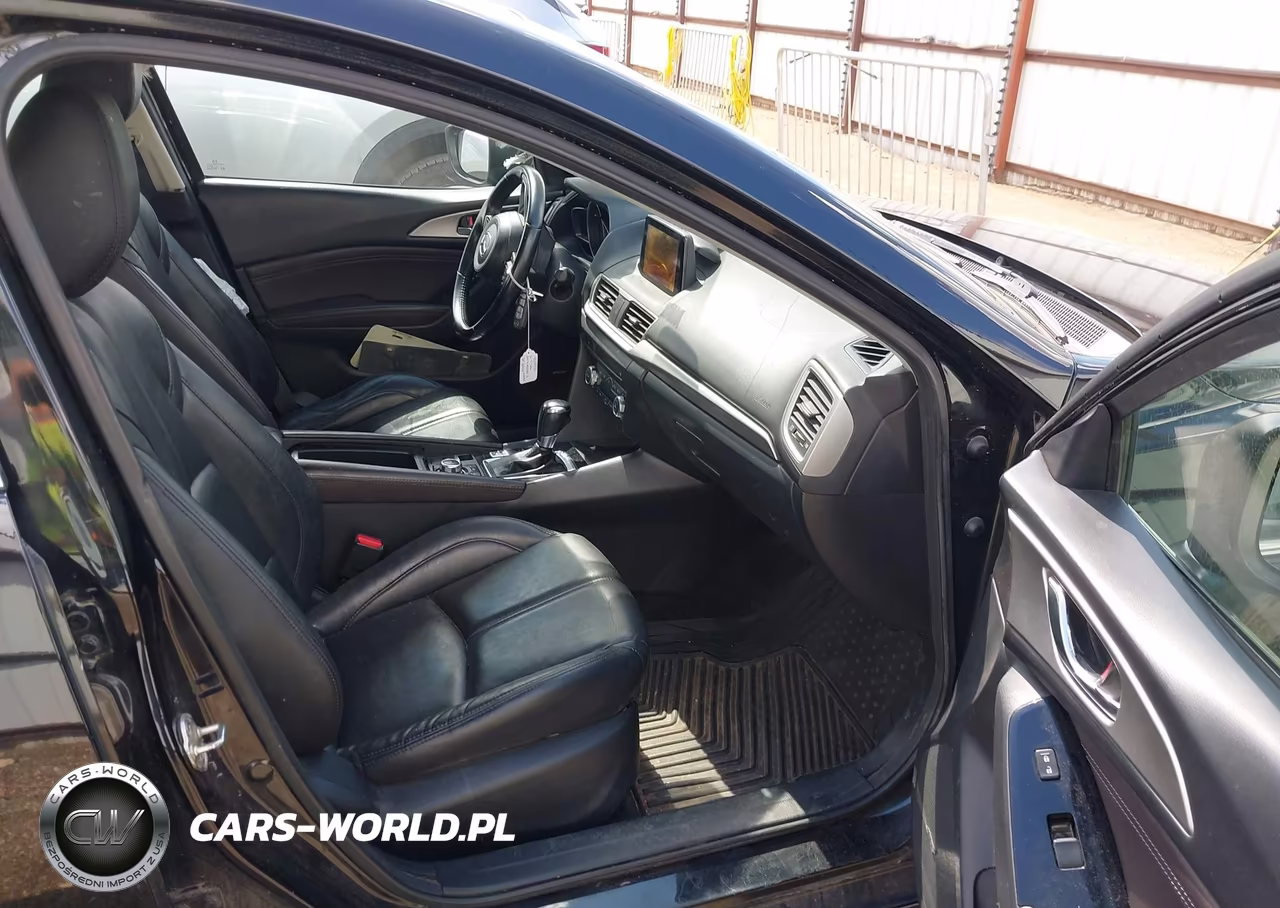 2018 Mazda Mazda3 Touring VIN:3MZBN1V32JM197476 - 5