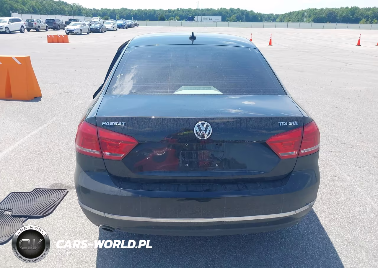 2015 Volkswagen Passat 2.0L Tdi Sel Premium VIN:1VWCV7A30FC094112 - 16