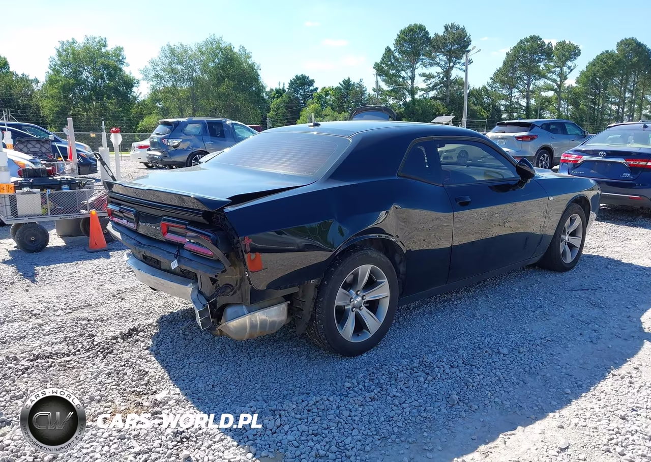 2019 Dodge Challenger Sxt VIN:2C3CDZAG0KH747974 - 4