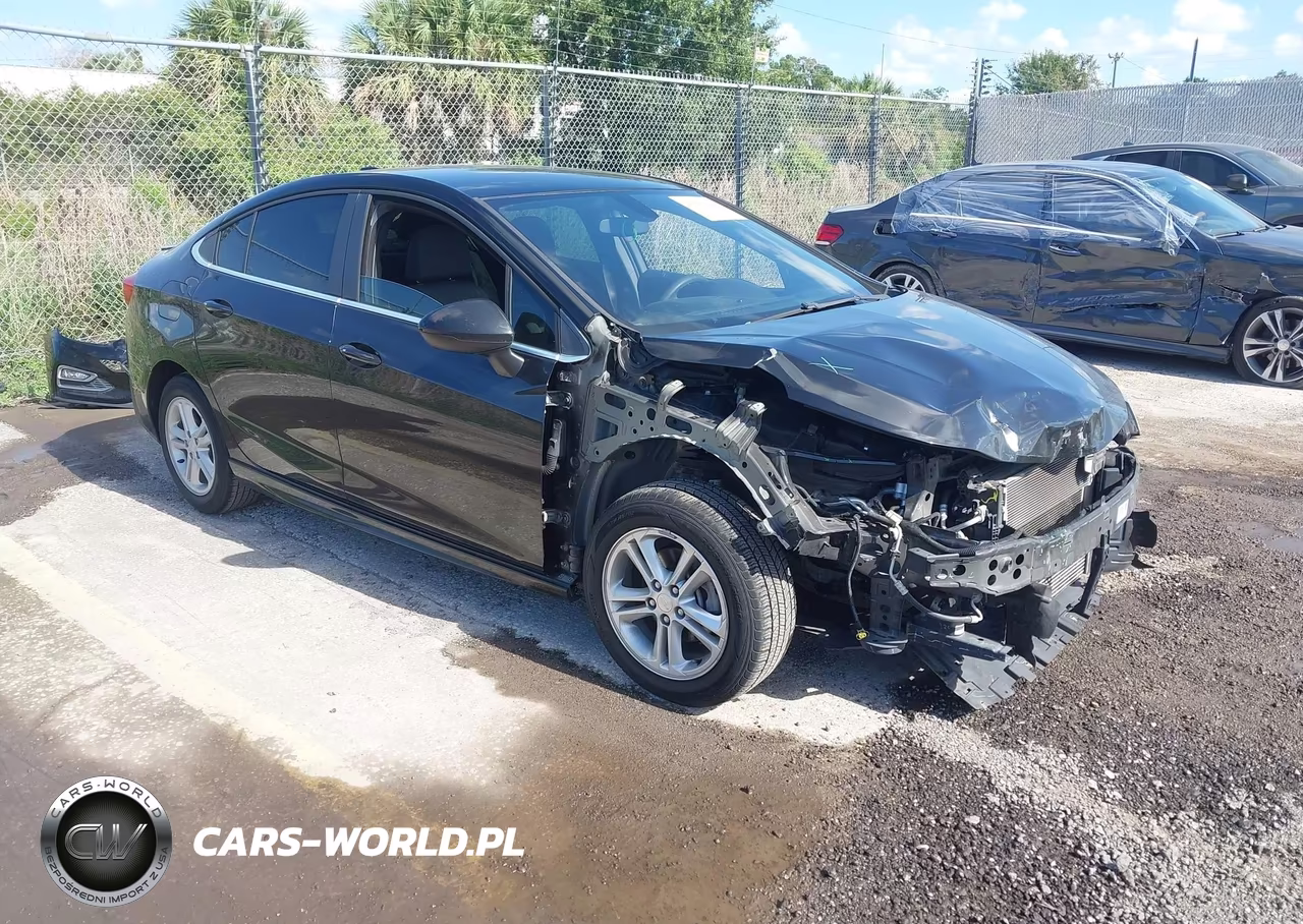 2018 Chevrolet Cruze Lt Auto – zdjęcie 1 z 17