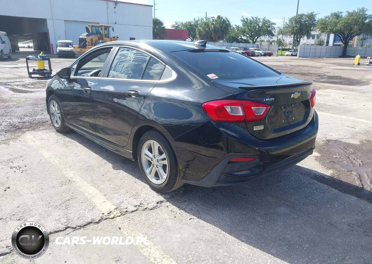 2018 Chevrolet Cruze Lt Auto VIN:1G1BE5SM7J7100931 - 3