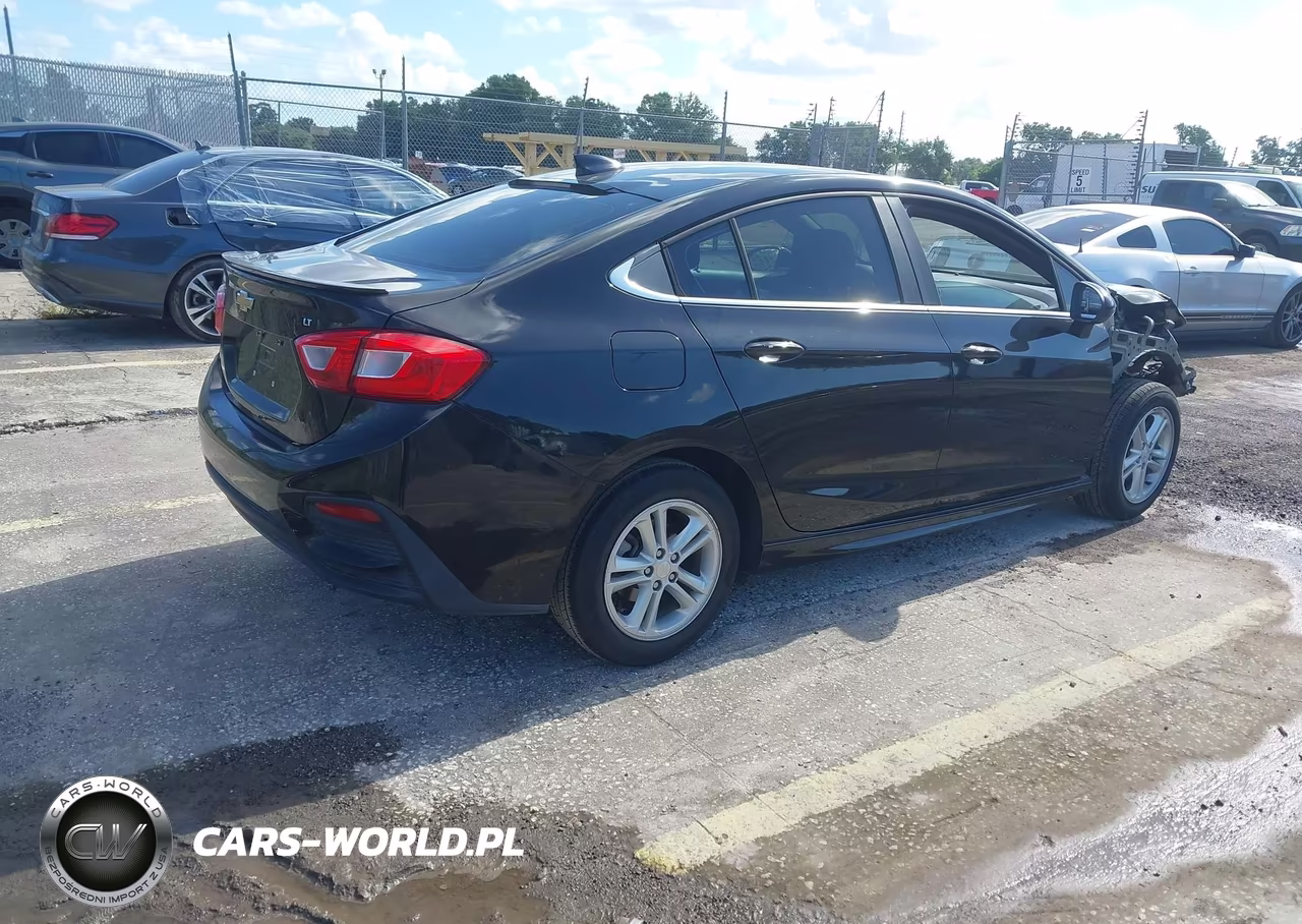 2018 Chevrolet Cruze Lt Auto VIN:1G1BE5SM7J7100931 - 4