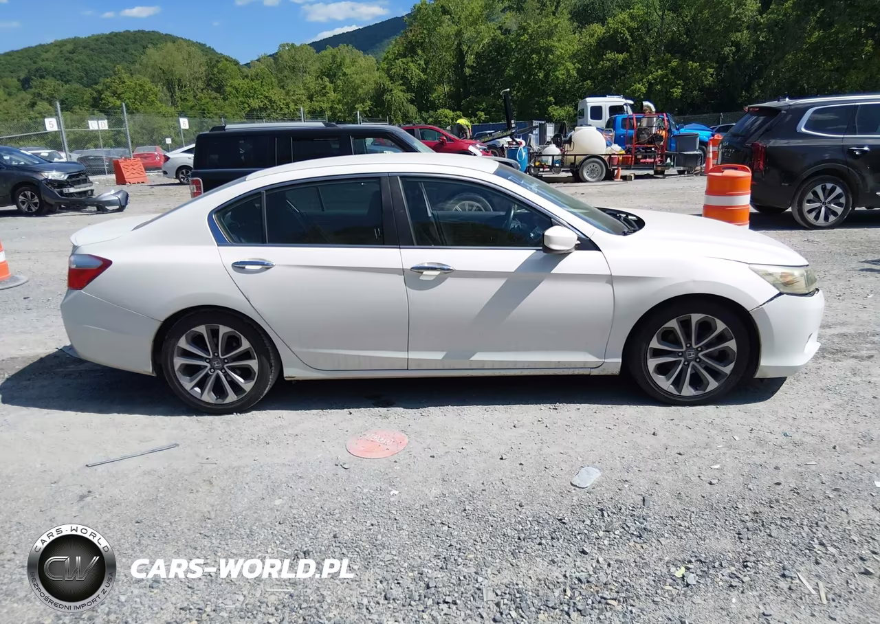 2013 Honda Accord Sport VIN:1HGCR2F58DA121281 - 13