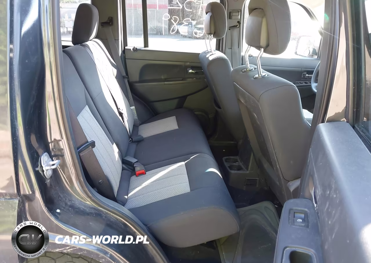 2010 Jeep Liberty Sport VIN:1J4PN2GK7AW128165 - 8