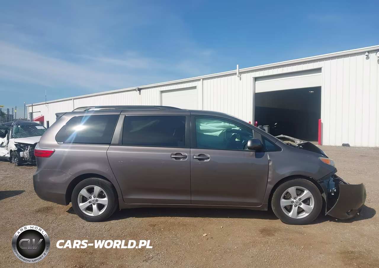 2015 Toyota Sienna Le 8 Passenger VIN:5TDKK3DC9FS540025 - 14