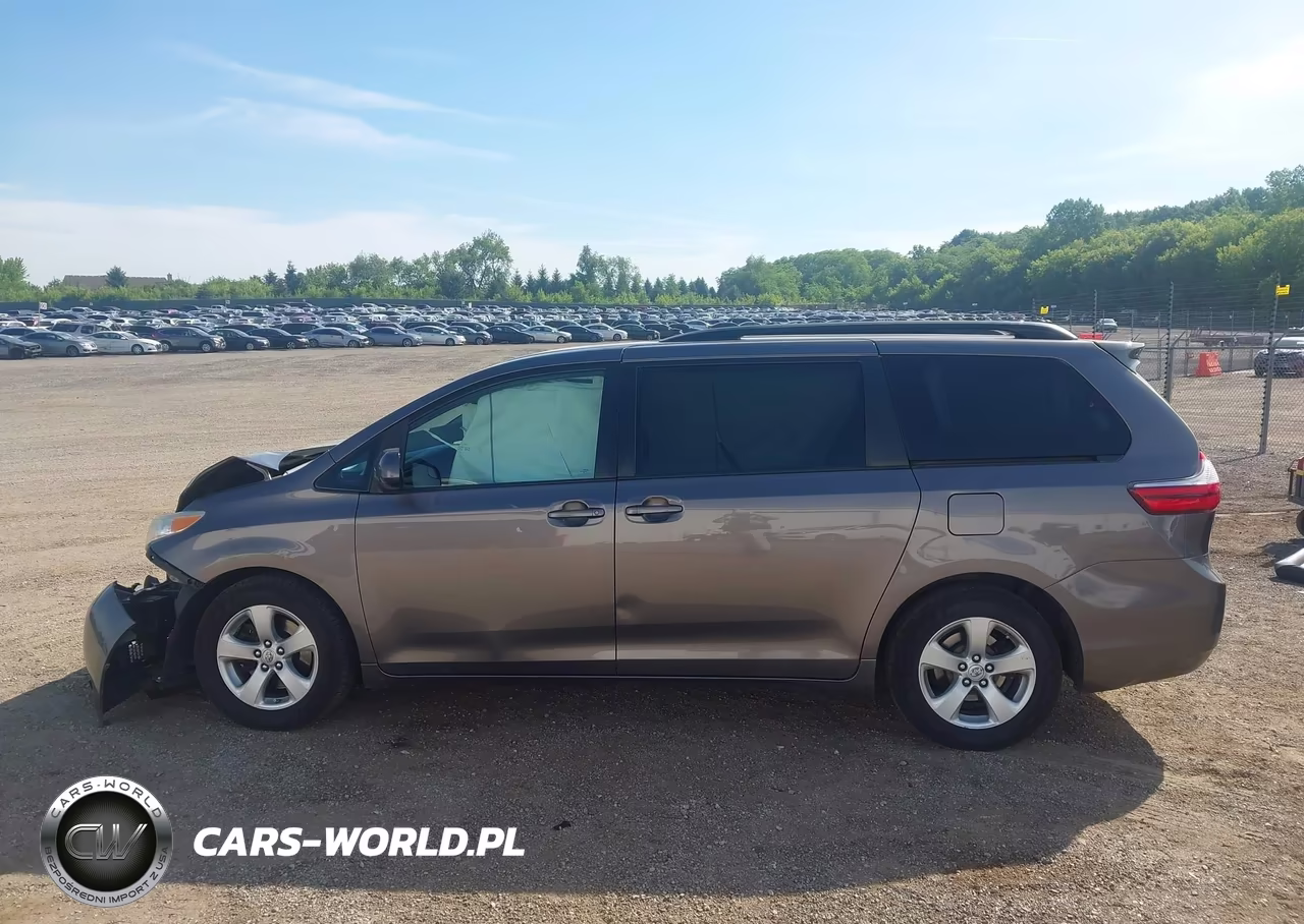 2015 Toyota Sienna Le 8 Passenger VIN:5TDKK3DC9FS540025 - 15