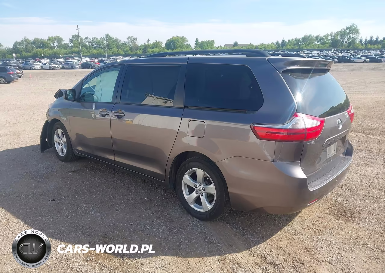2015 Toyota Sienna Le 8 Passenger VIN:5TDKK3DC9FS540025 - 3