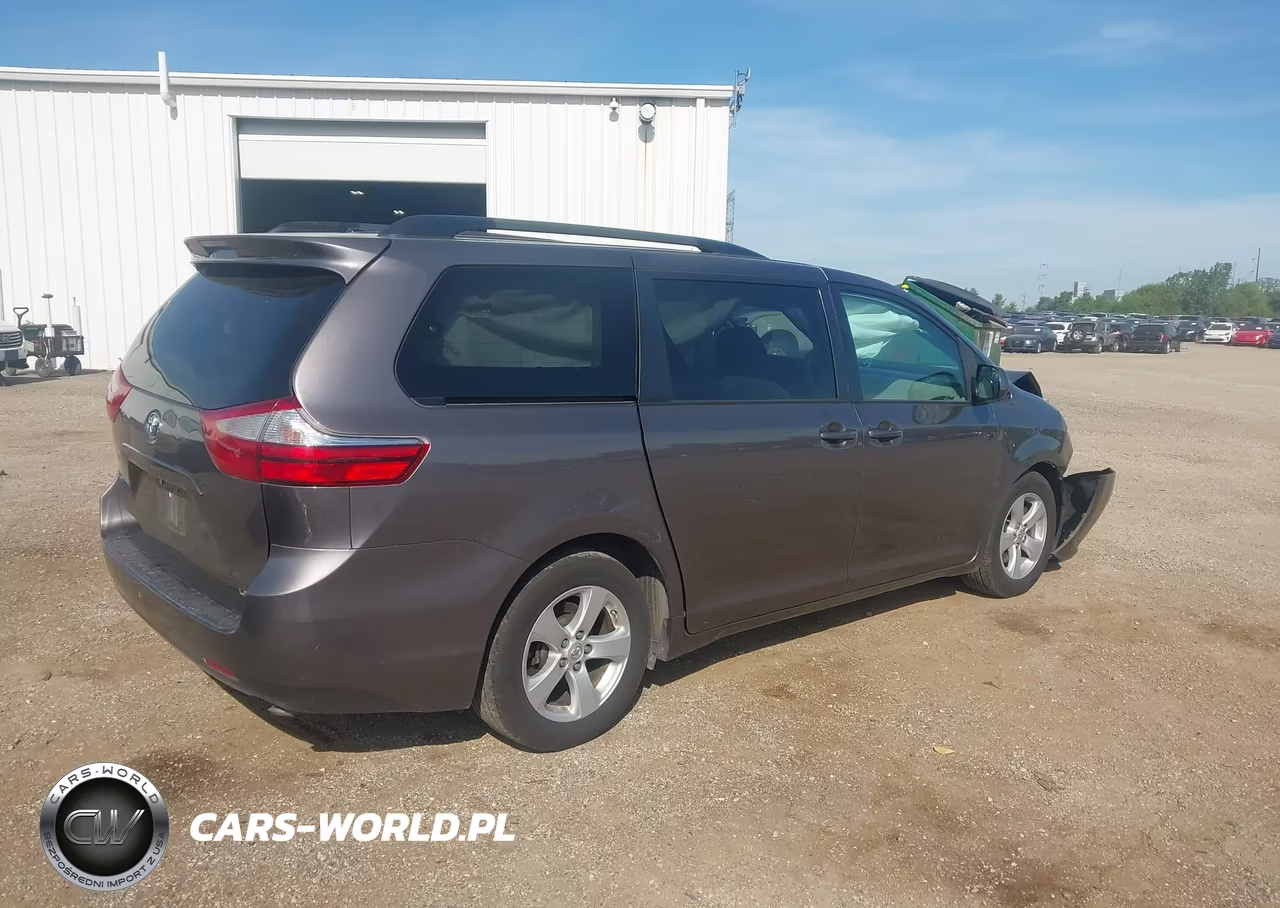 2015 Toyota Sienna Le 8 Passenger VIN:5TDKK3DC9FS540025 - 4