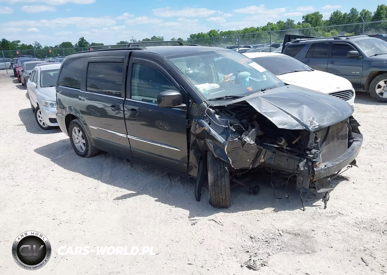 2012 Chrysler Town & Country Touring – zdjęcie 1 z 16