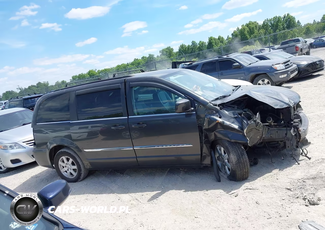 2012 Chrysler Town & Country Touring VIN:2C4RC1BG6CR345493 - 13