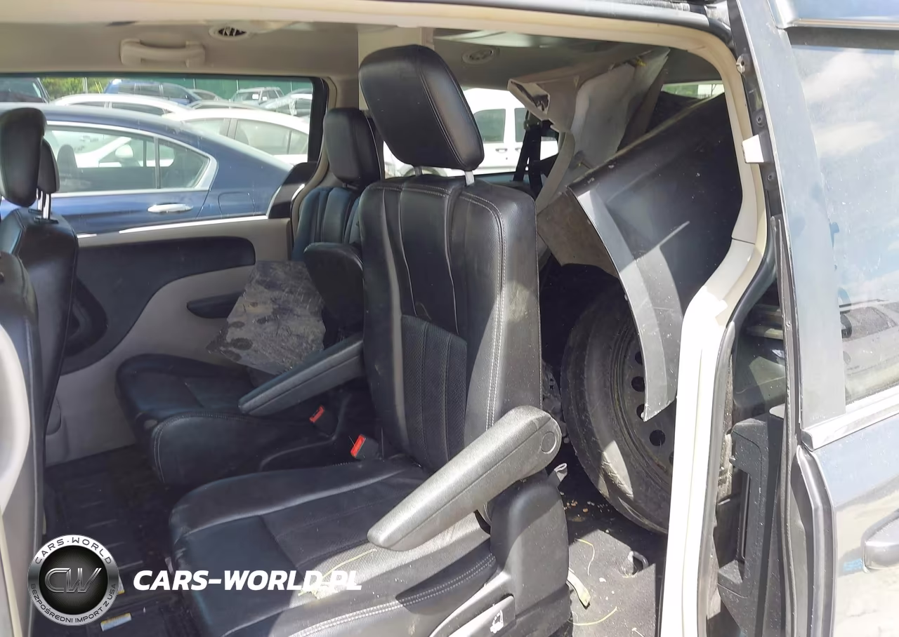 2012 Chrysler Town & Country Touring VIN:2C4RC1BG6CR345493 - 8