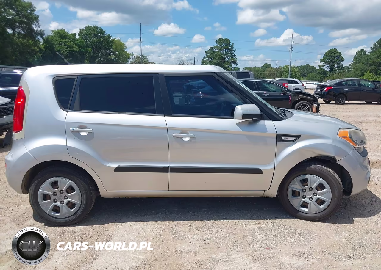 2012 Kia Soul VIN:KNDJT2A52C7451623 - 13