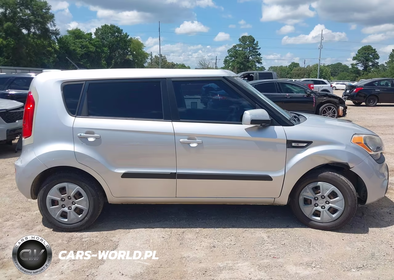 2012 Kia Soul VIN:KNDJT2A52C7451623 - 17