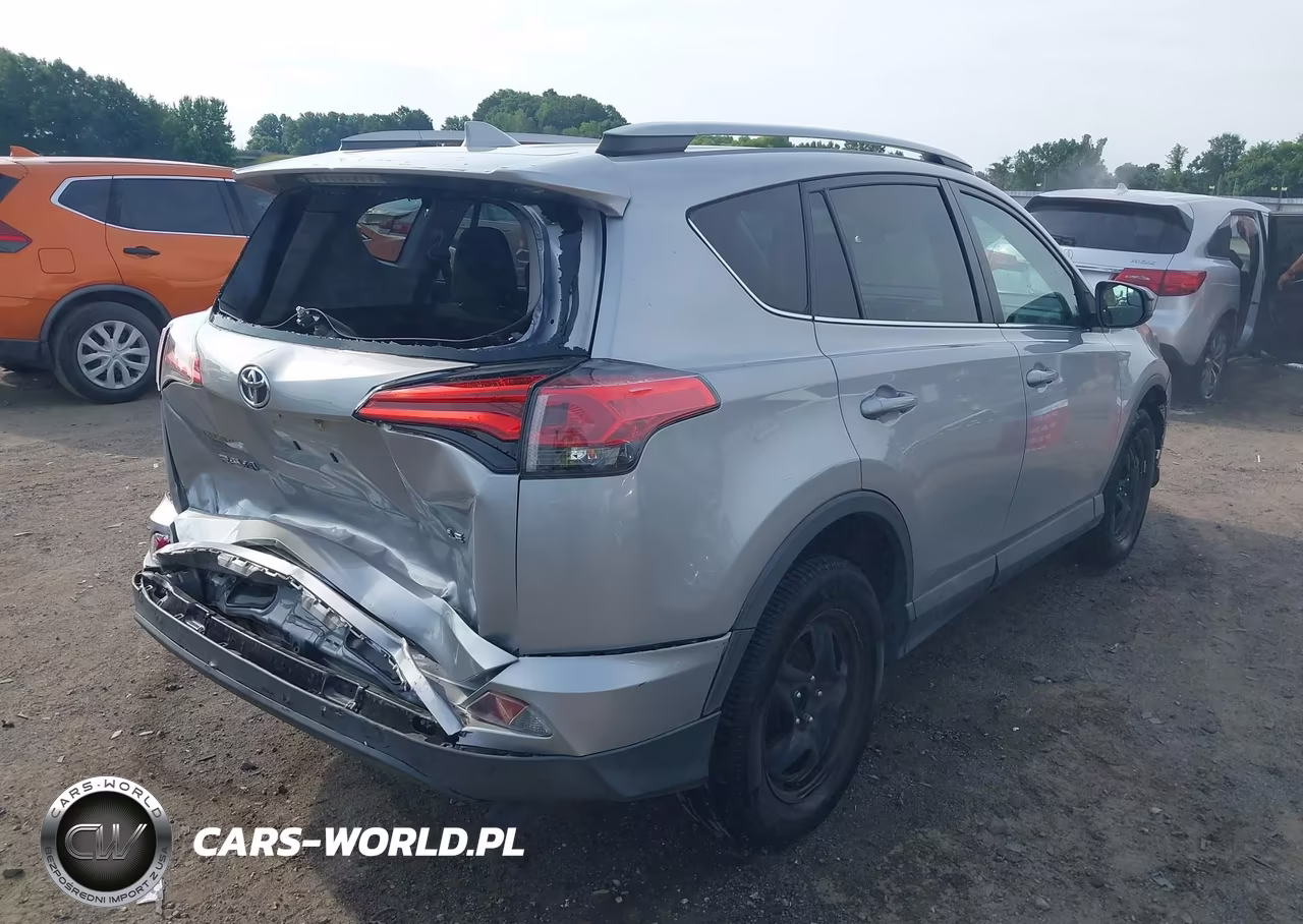 2018 Toyota Rav4 Le VIN:2T3ZFREV0JW414827 - 4