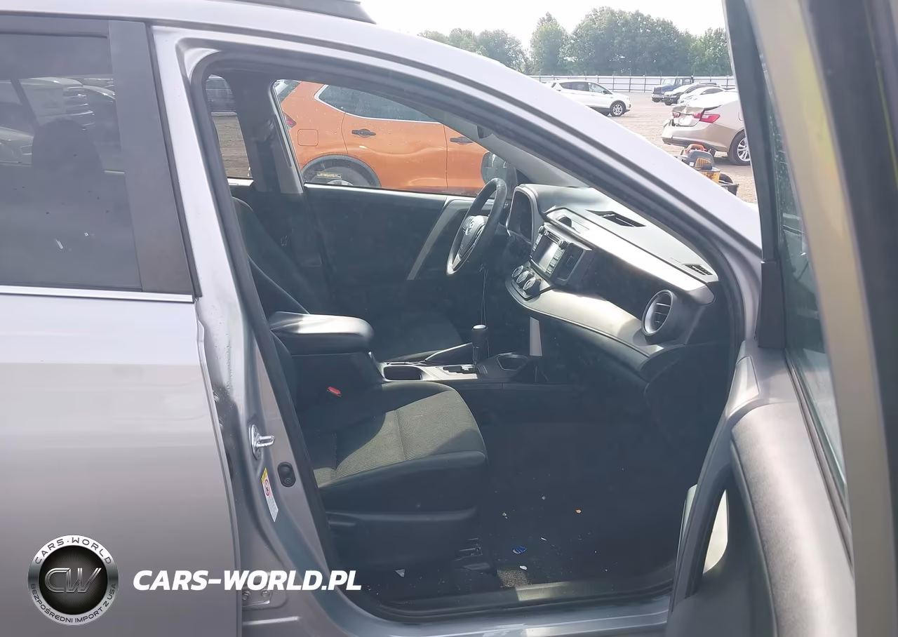 2018 Toyota Rav4 Le VIN:2T3ZFREV0JW414827 - 5