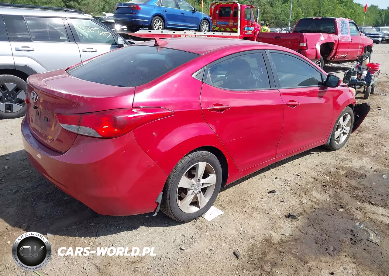 2013 Hyundai Elantra Gls VIN:KMHDH4AEXDU945866 - 4