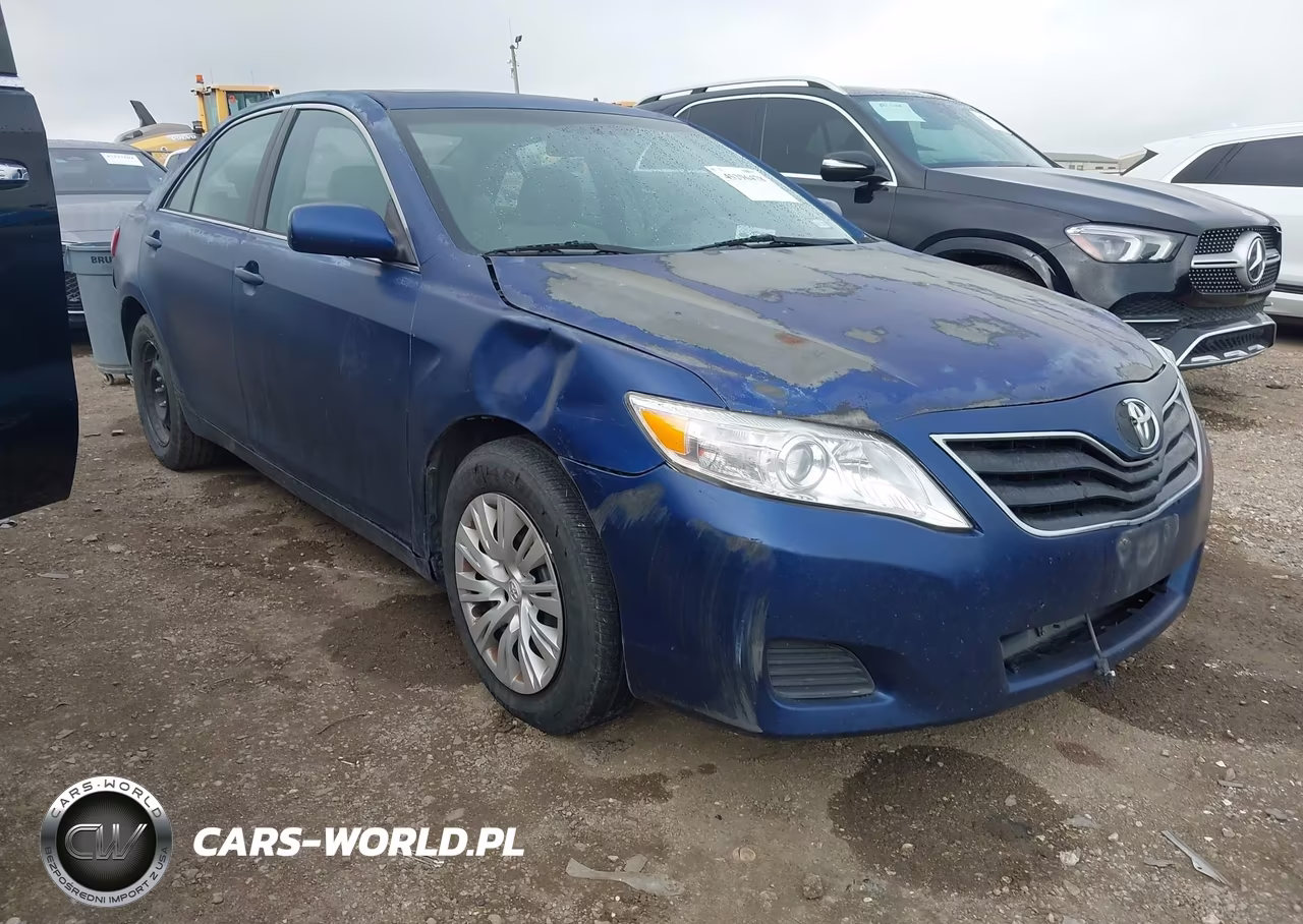 2010 Toyota Camry Le – zdjęcie 1 z 15