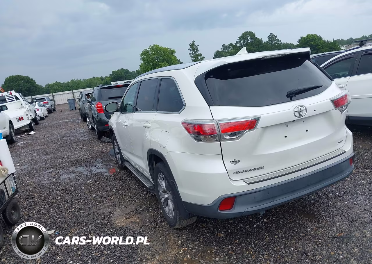2014 Toyota Highlander Xle V6 VIN:5TDKKRFH3ES029212 - 3