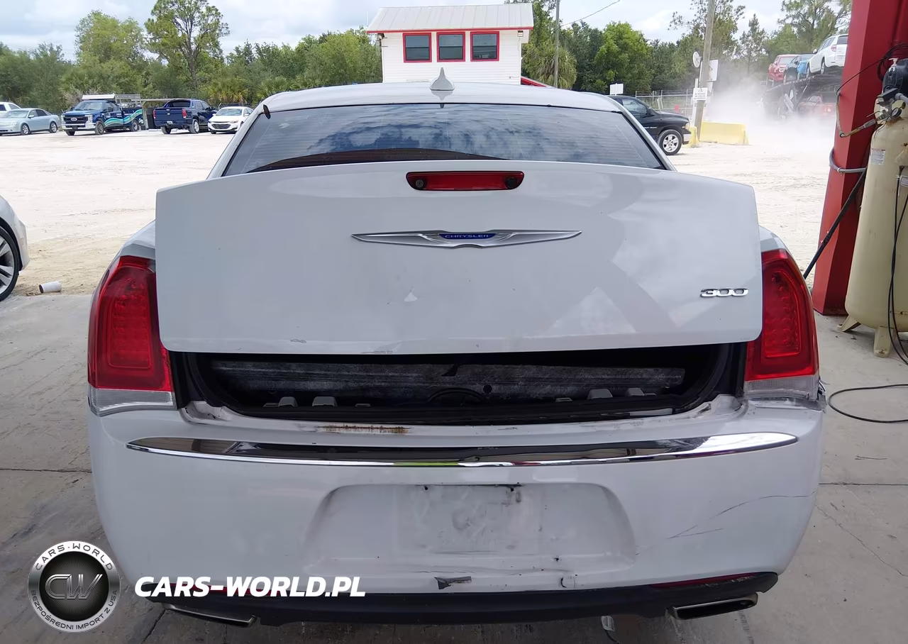 2020 Chrysler 300 Limited VIN:2C3CCAEG4LH127922 - 17