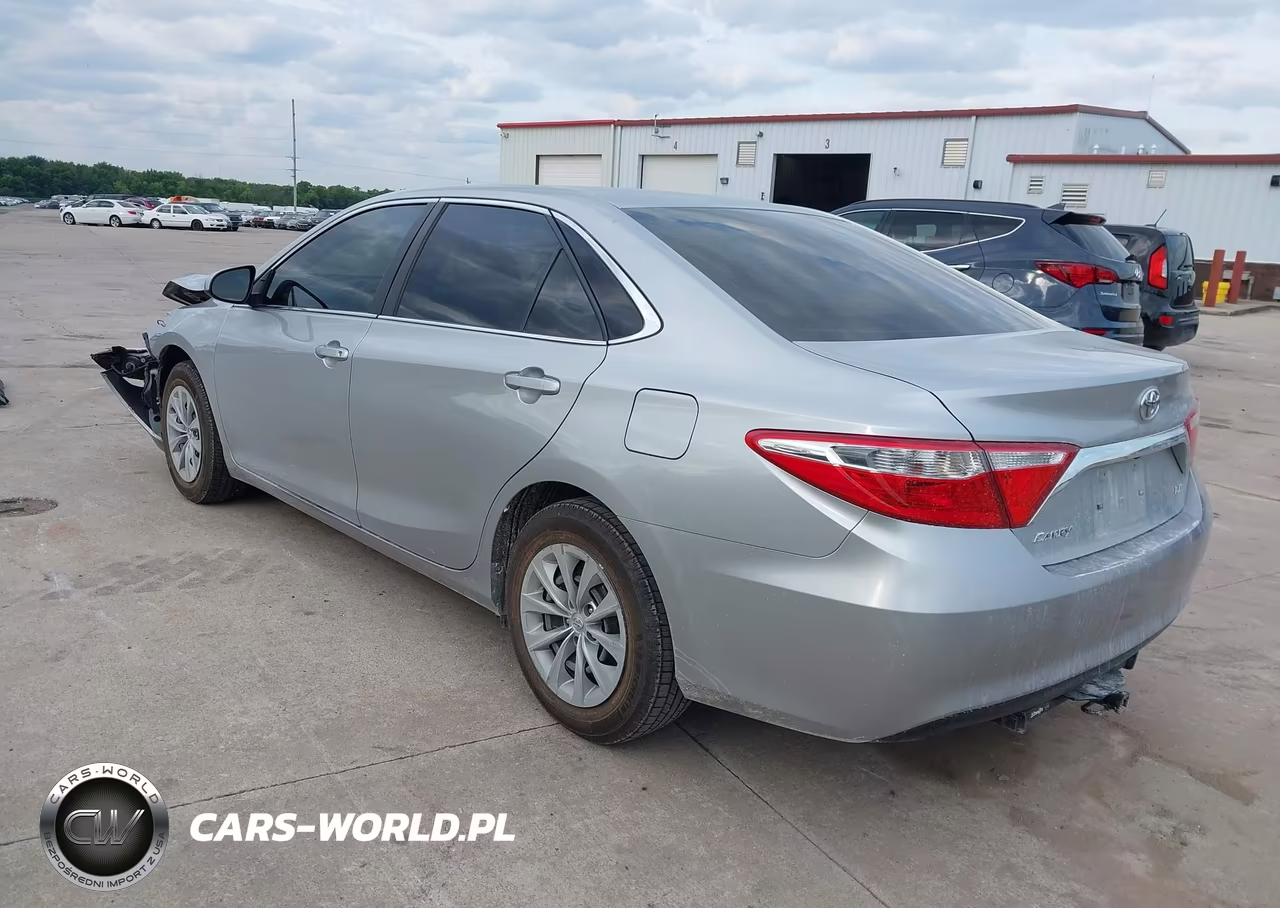 2015 Toyota Camry Le VIN:4T1BF1FK1FU083120 - 3