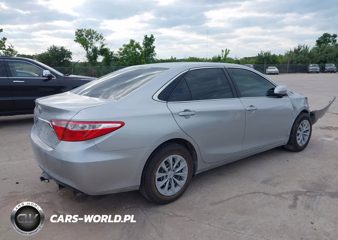 2015 Toyota Camry Le VIN:4T1BF1FK1FU083120 - 4
