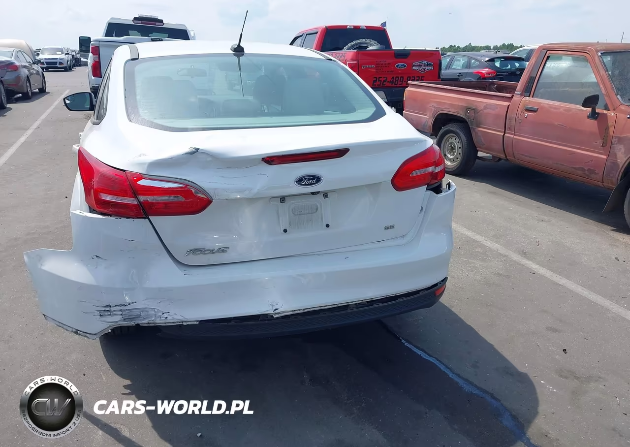 2018 Ford Focus Se VIN:1FADP3F20JL262565 - 6