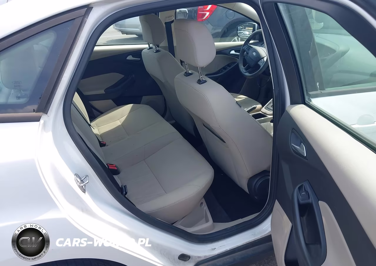 2018 Ford Focus Se VIN:1FADP3F20JL262565 - 8